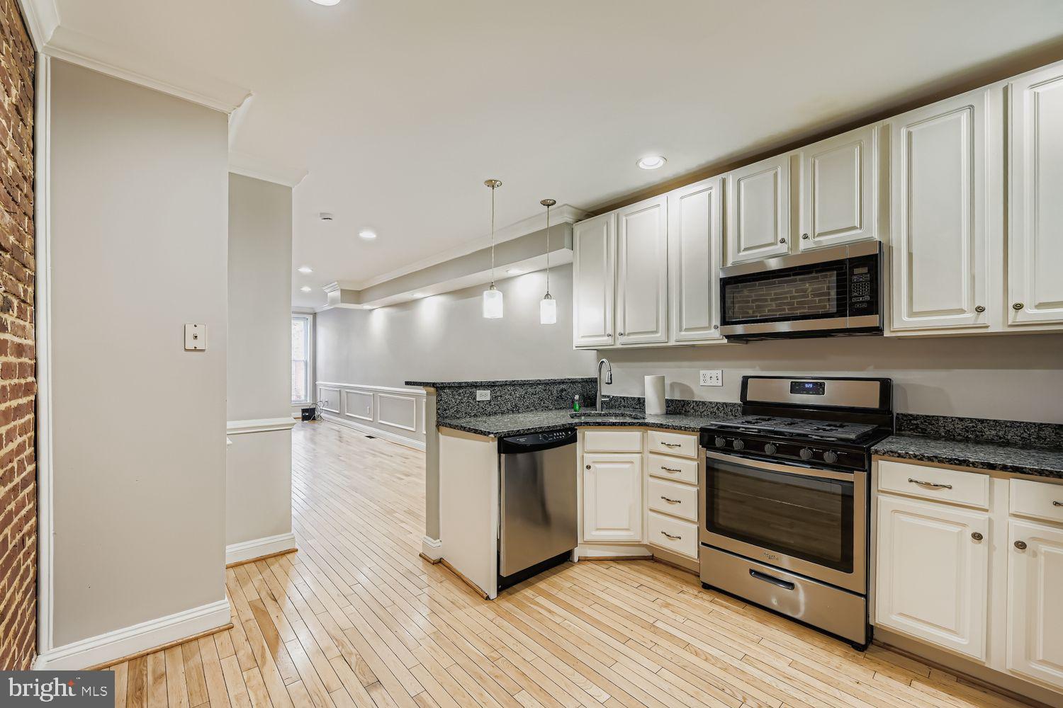 WASHINGTON VILLAGE - Residential Lease