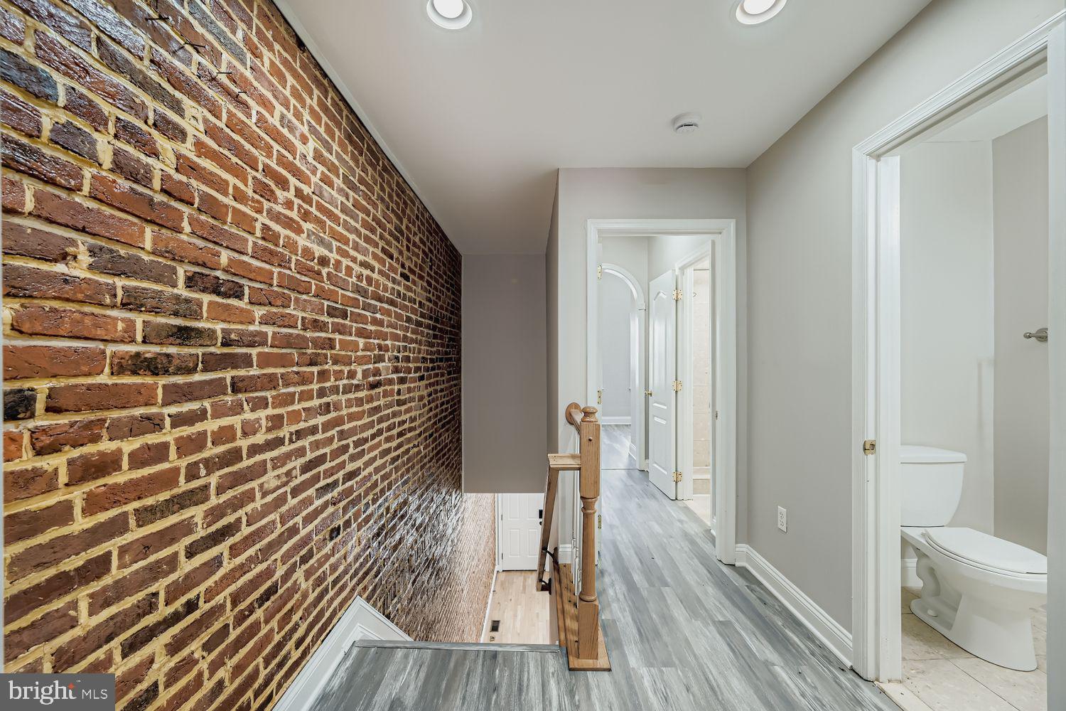 WASHINGTON VILLAGE - Residential Lease