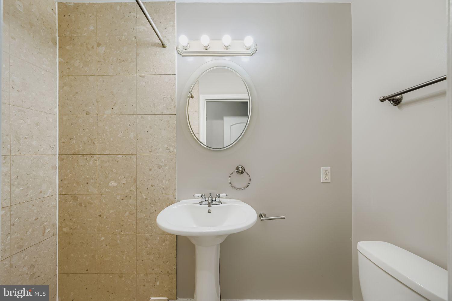 WASHINGTON VILLAGE - Residential Lease