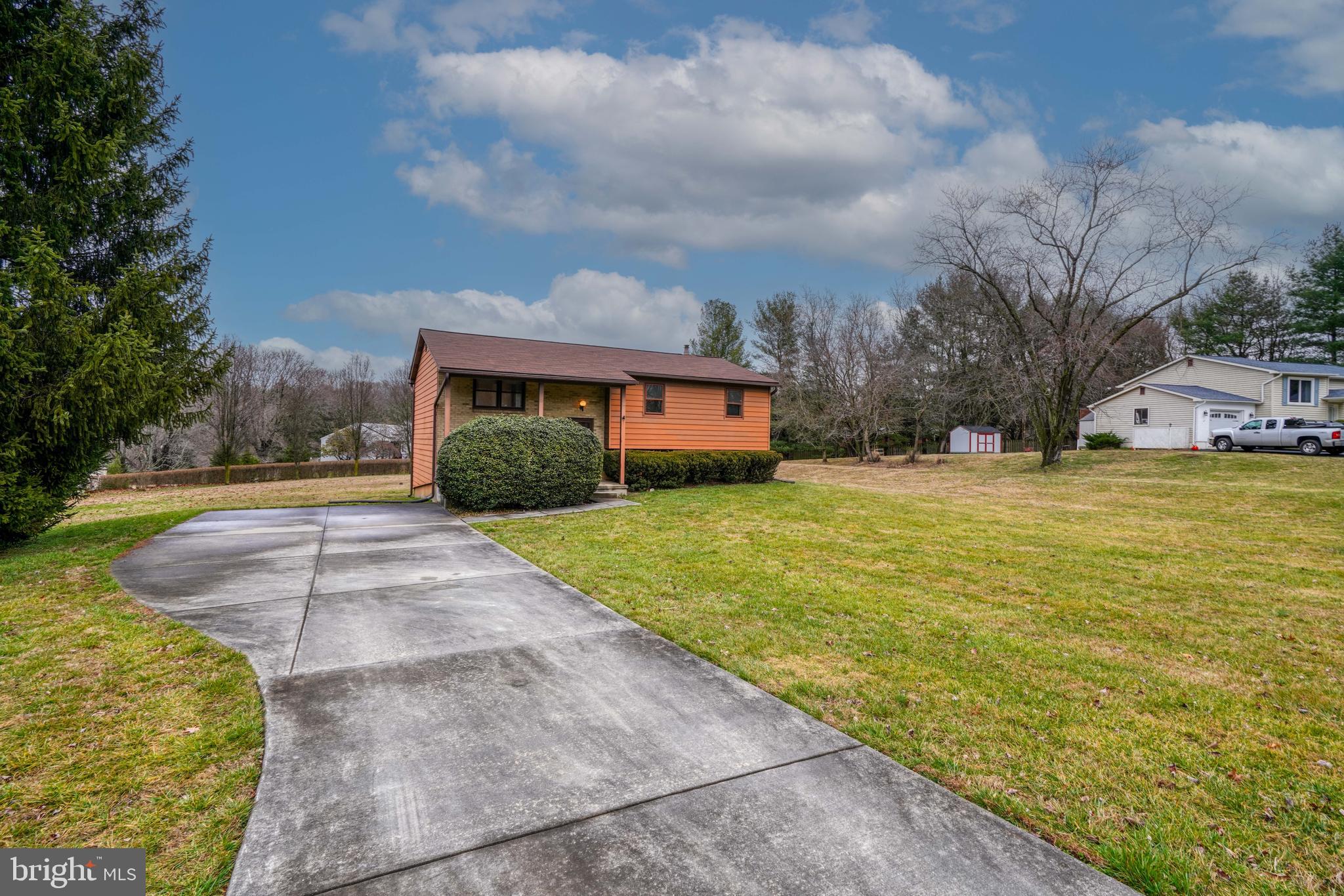 VALLEY HILLS - Residential