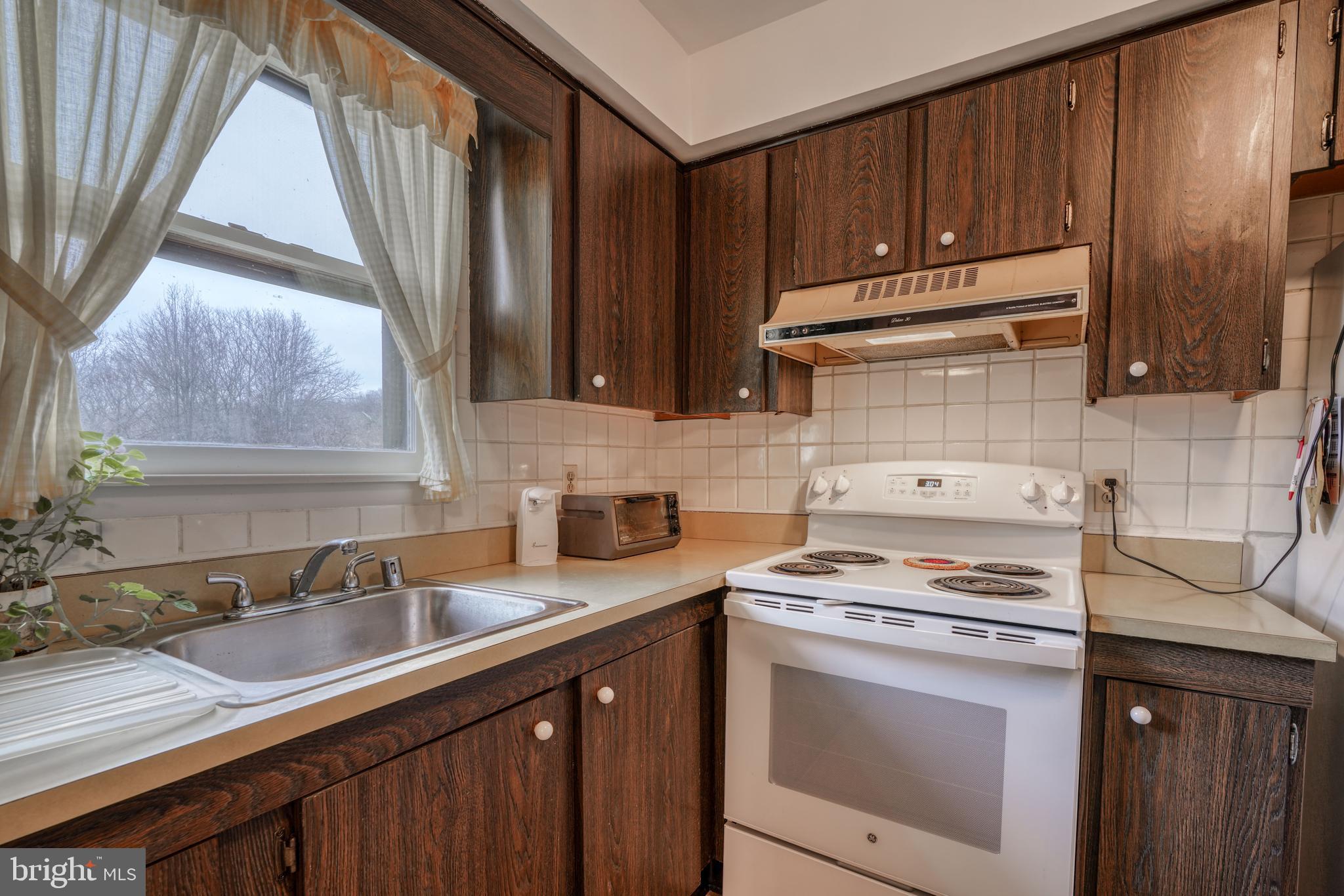 VALLEY HILLS - Residential