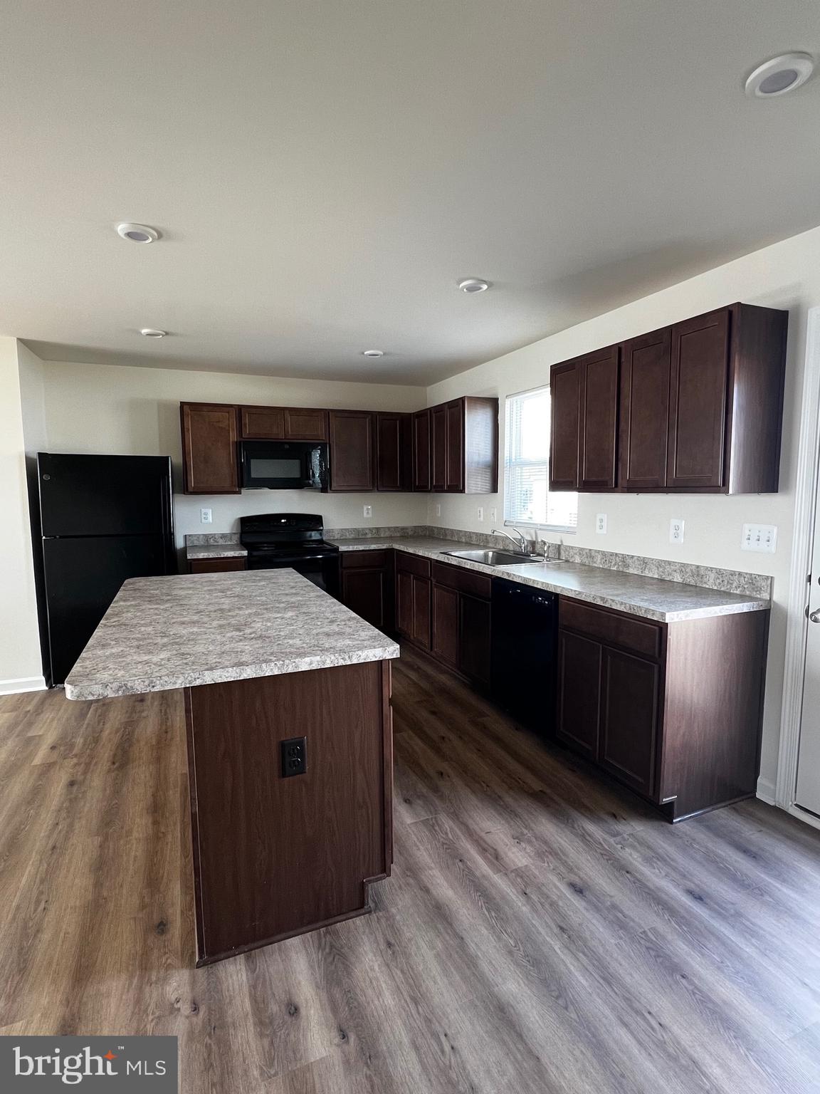 CARDINAL POINTE - Residential