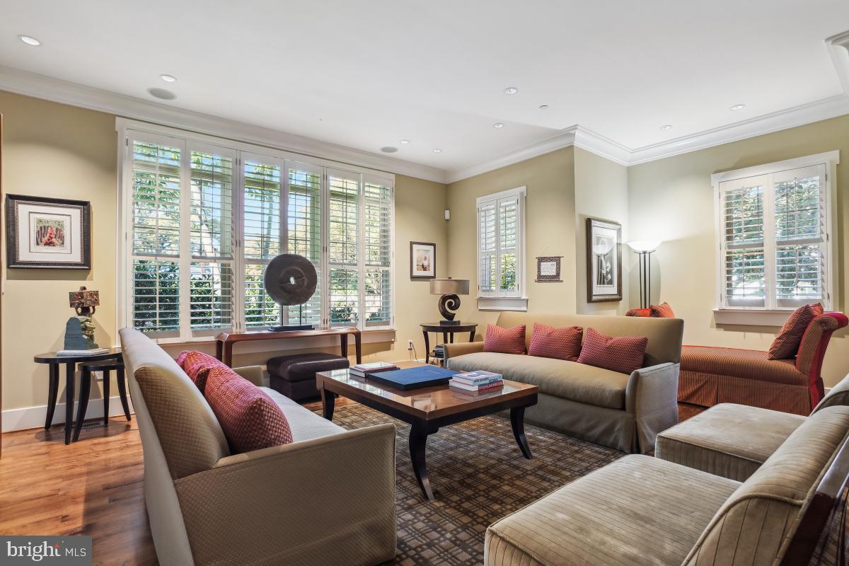 GLEN MAR PARK - Residential