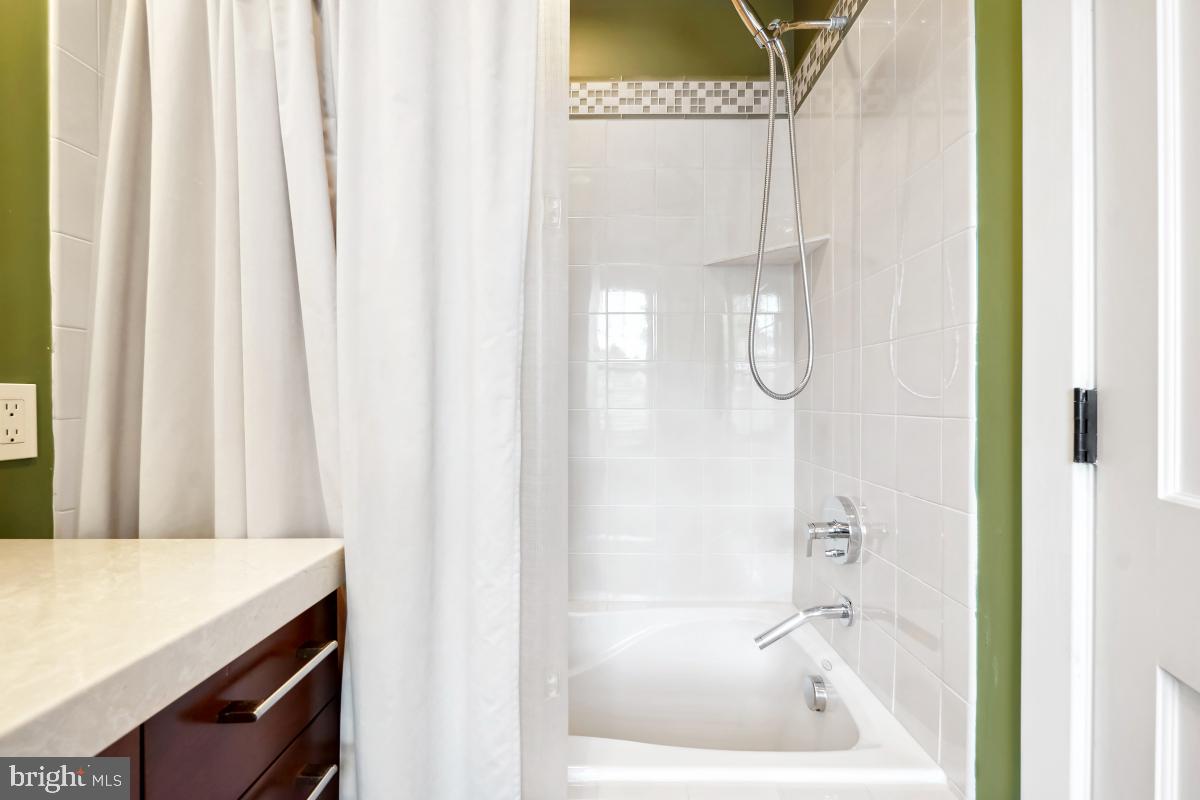 GLEN MAR PARK - Residential