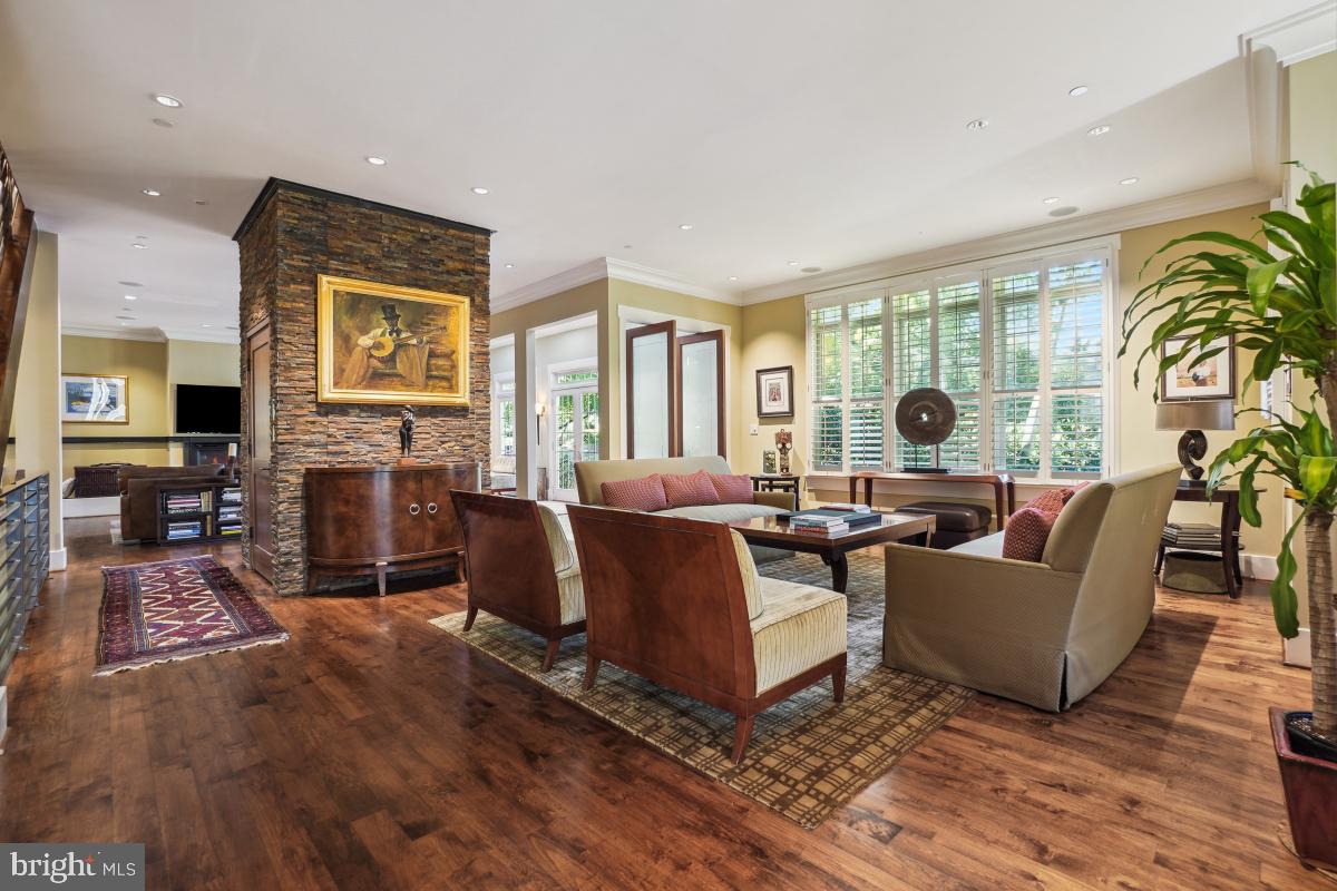 GLEN MAR PARK - Residential