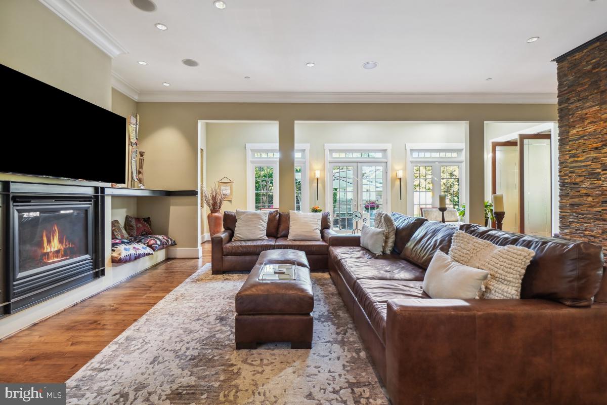 GLEN MAR PARK - Residential