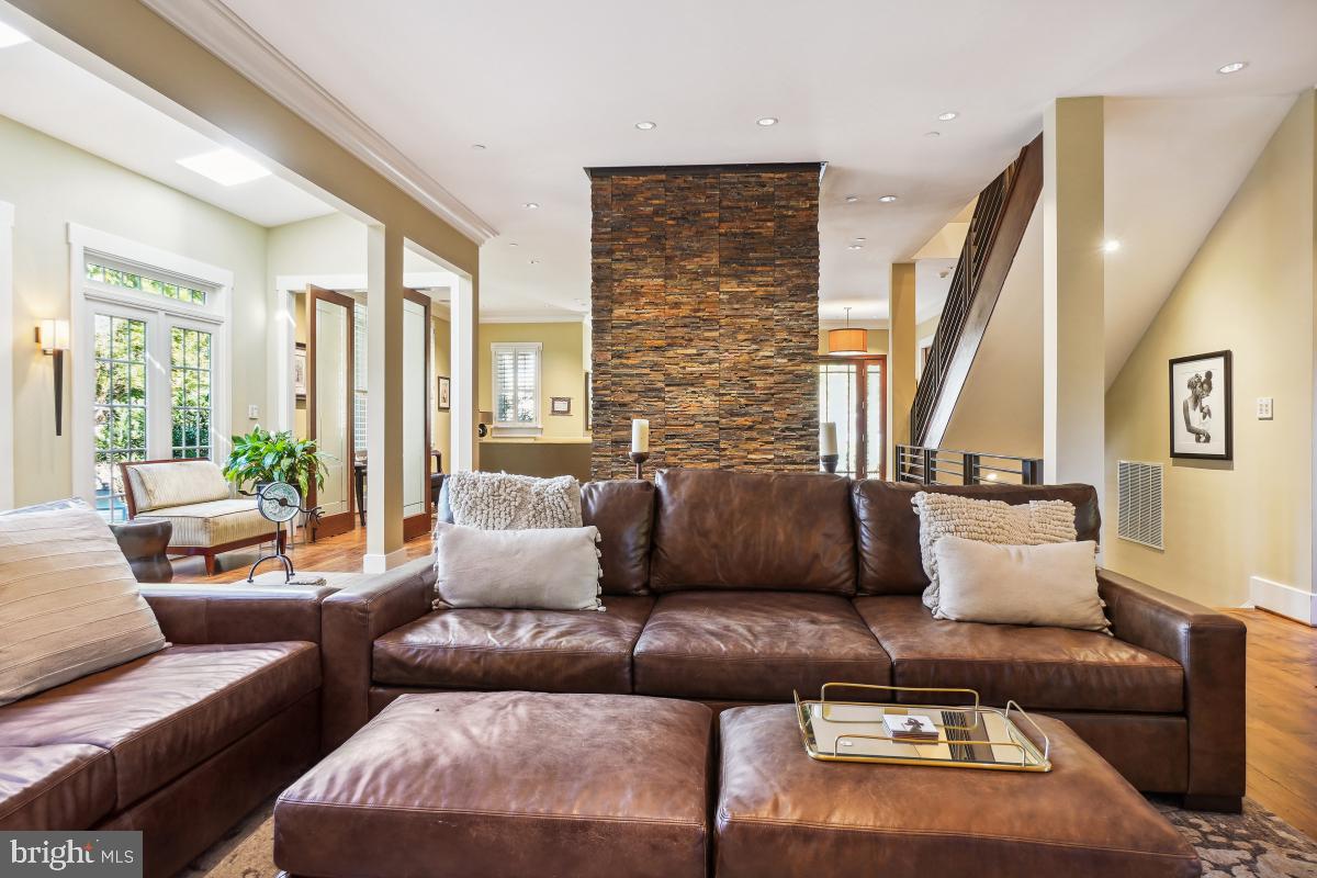 GLEN MAR PARK - Residential