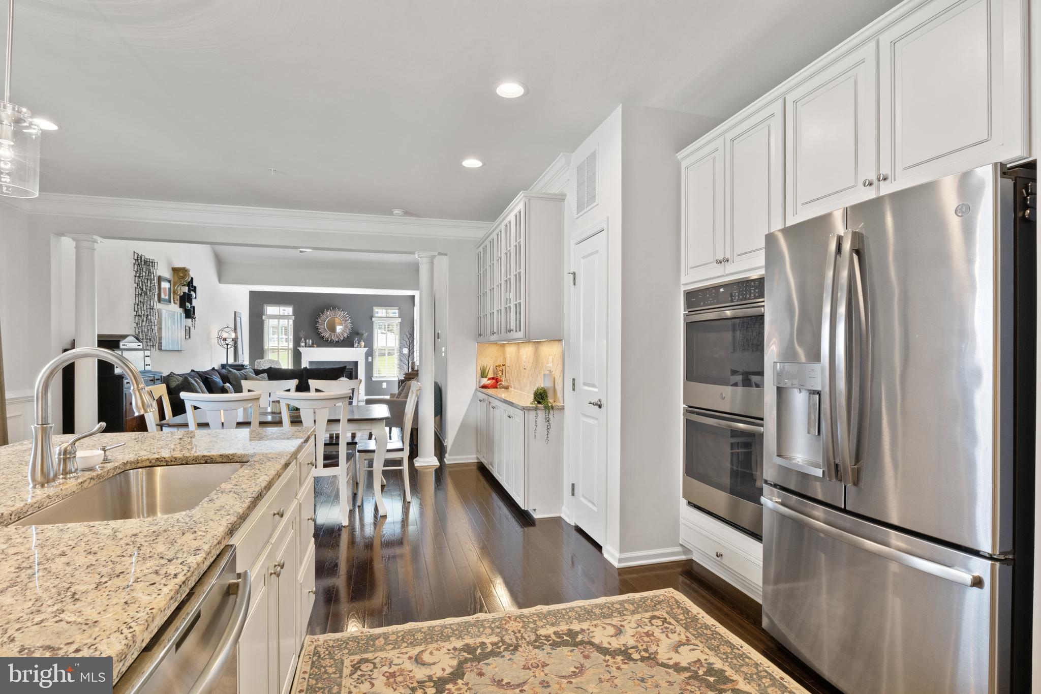 REGENTS GLEN VILLAS - Residential