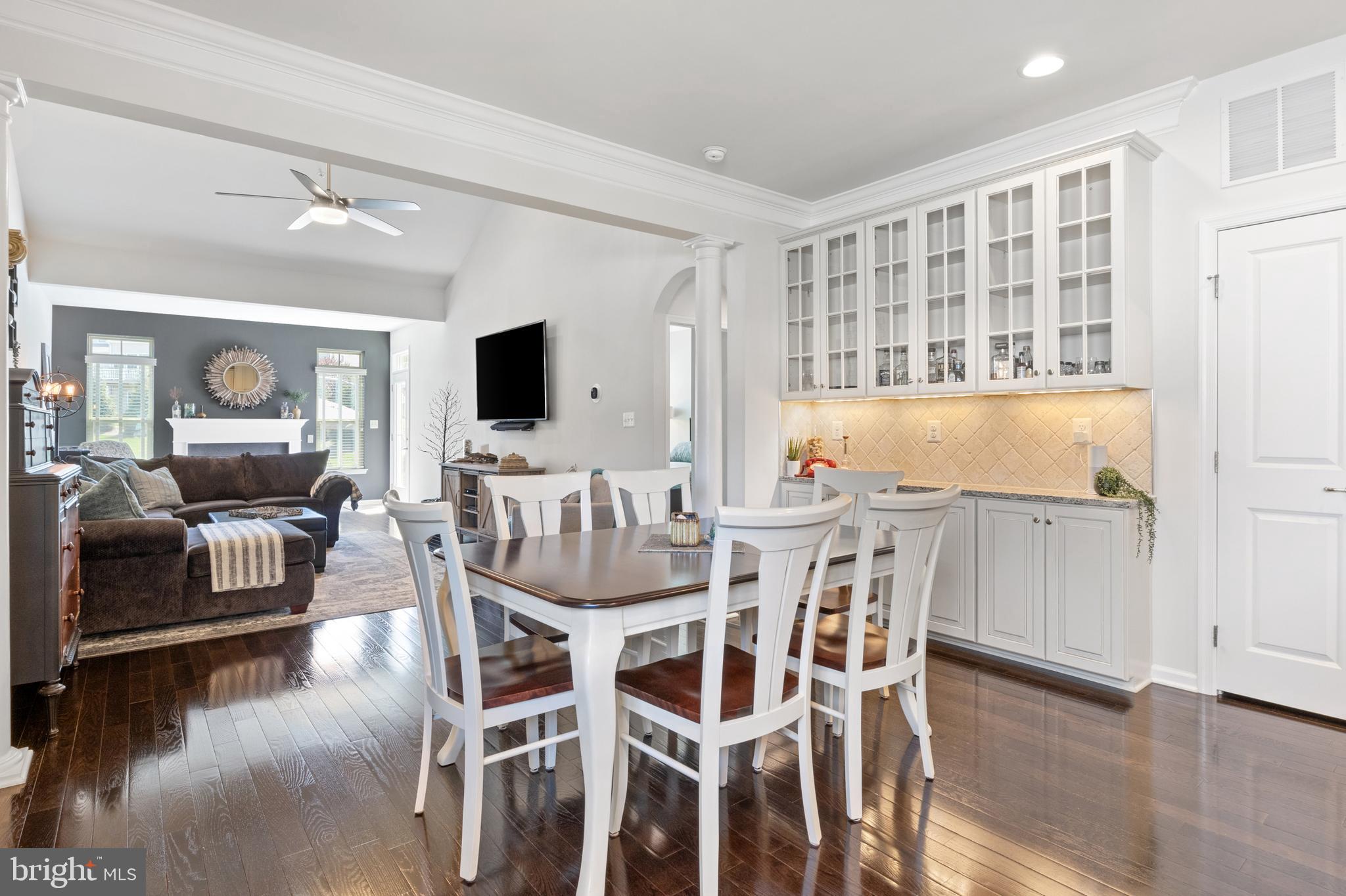 REGENTS GLEN VILLAS - Residential