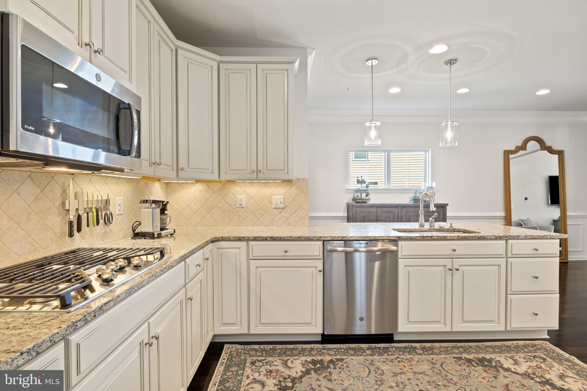 REGENTS GLEN VILLAS - Residential