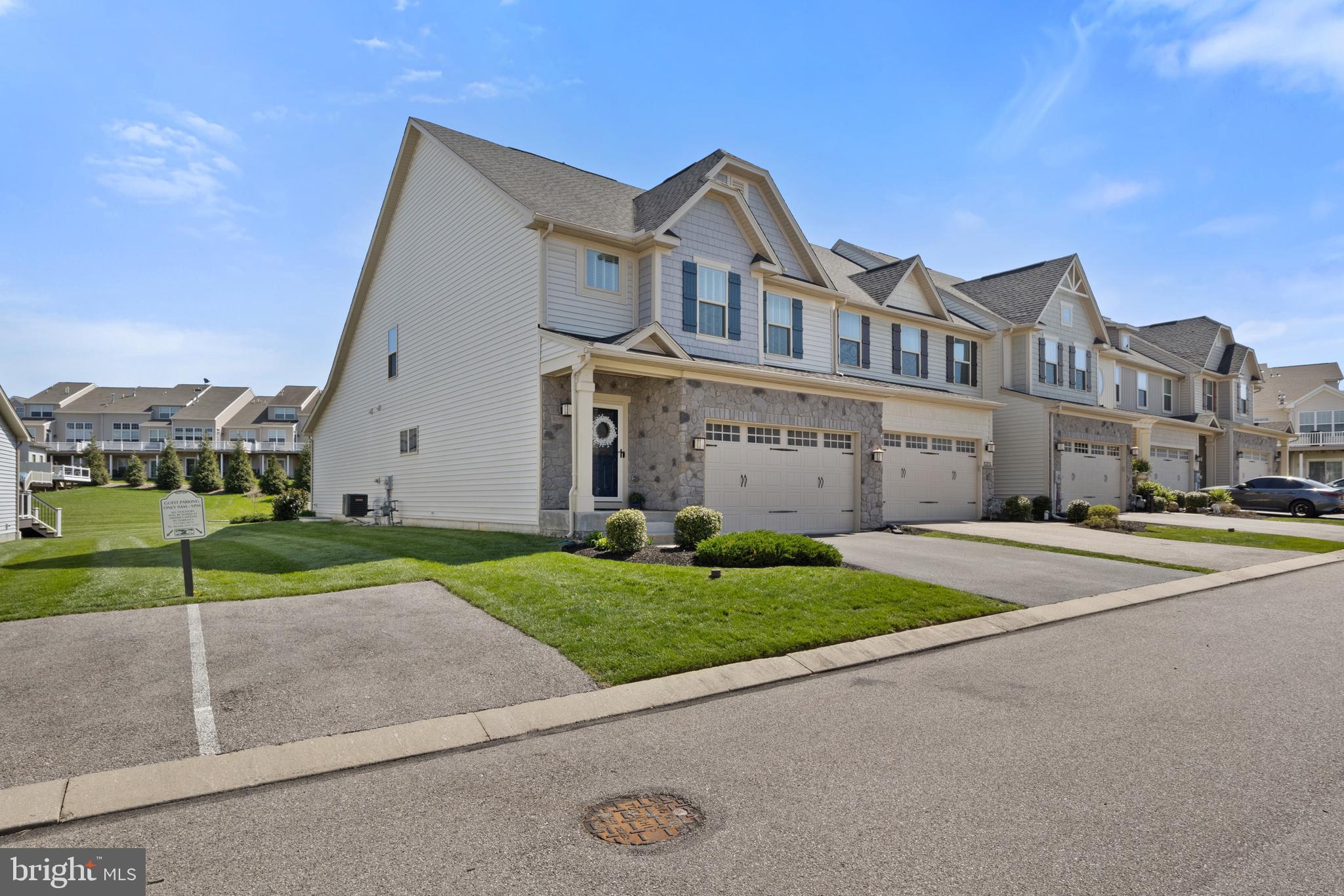 REGENTS GLEN VILLAS - Residential