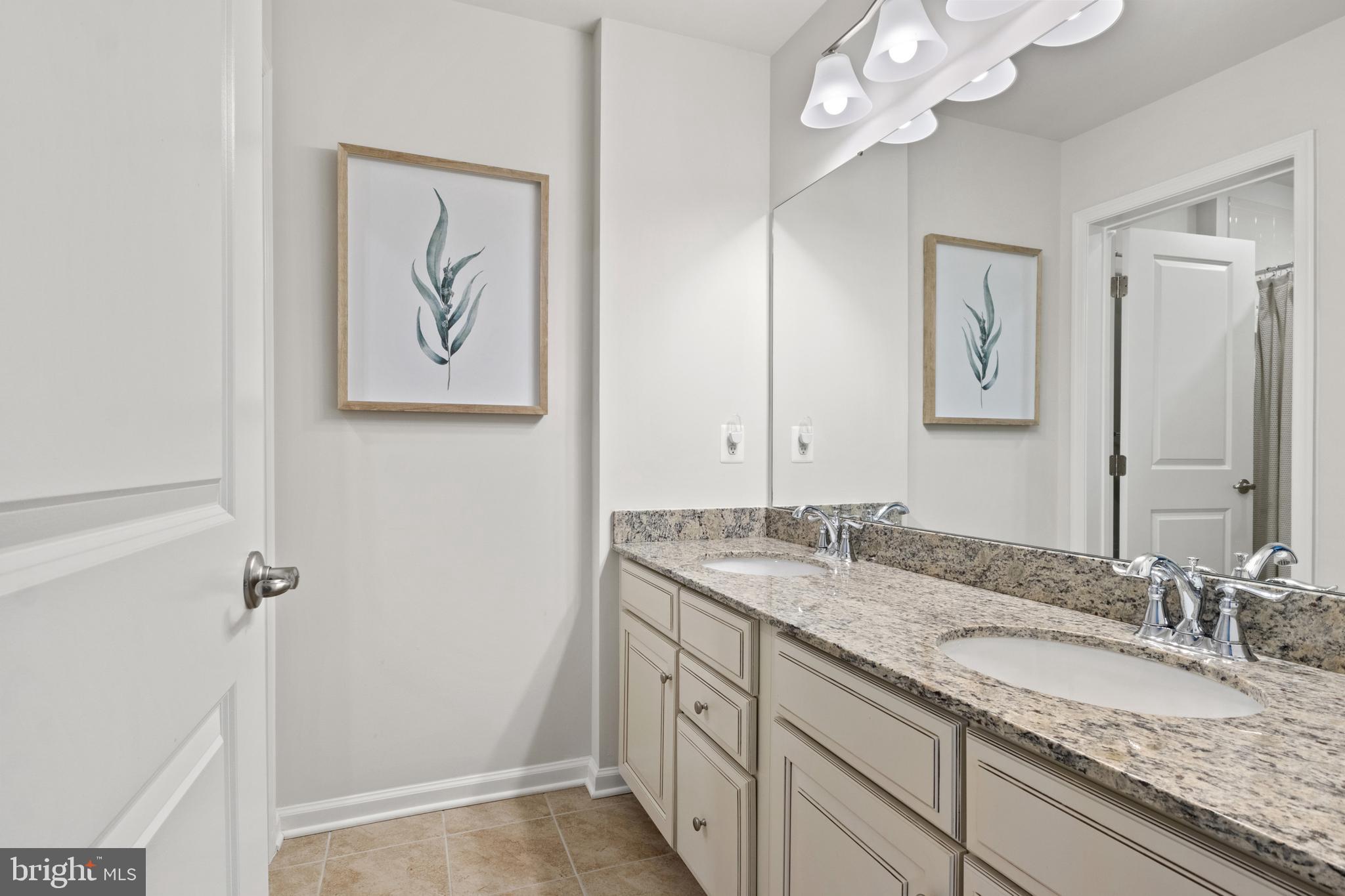 REGENTS GLEN VILLAS - Residential