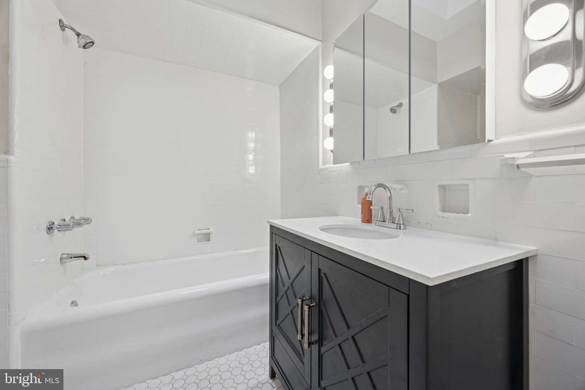 WALNUT HILL - Residential Lease