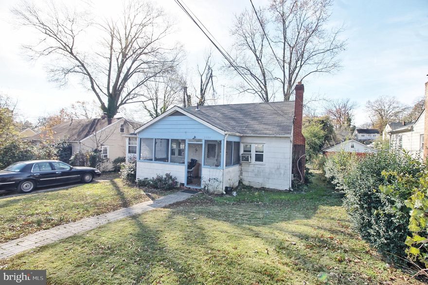 Spacious three-story ranch on a basement, two bedrooms on the main and two bedrooms on upper level. Total of 4 beds. Washer/dryer in basement has separate entrance at rear of the house. Master bedroom on the main level. Separate dining room, living room with wood-burning fireplace. New roof installed in 2020. Needs work.