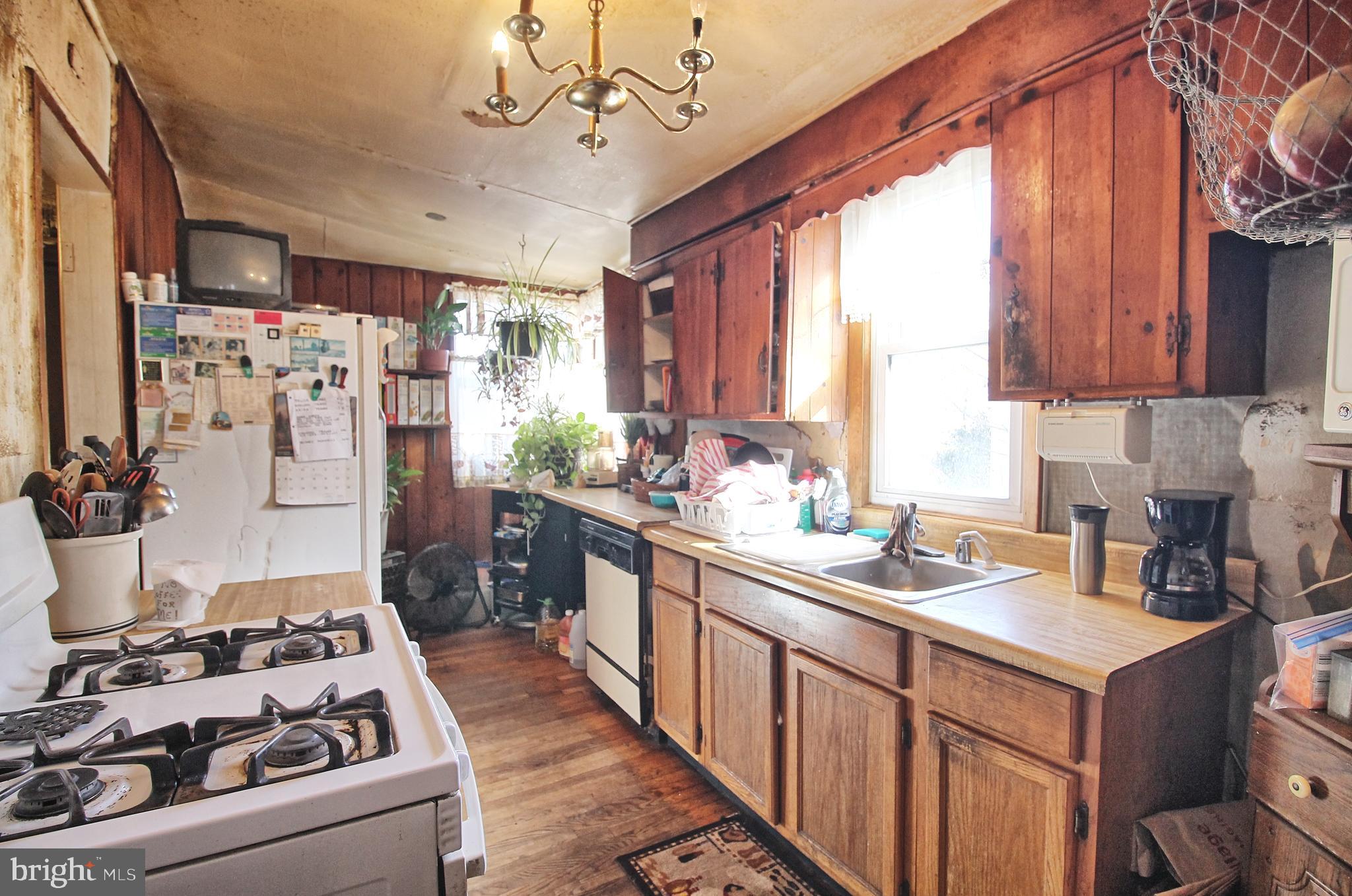 WEST LANHAM HILLS - Residential