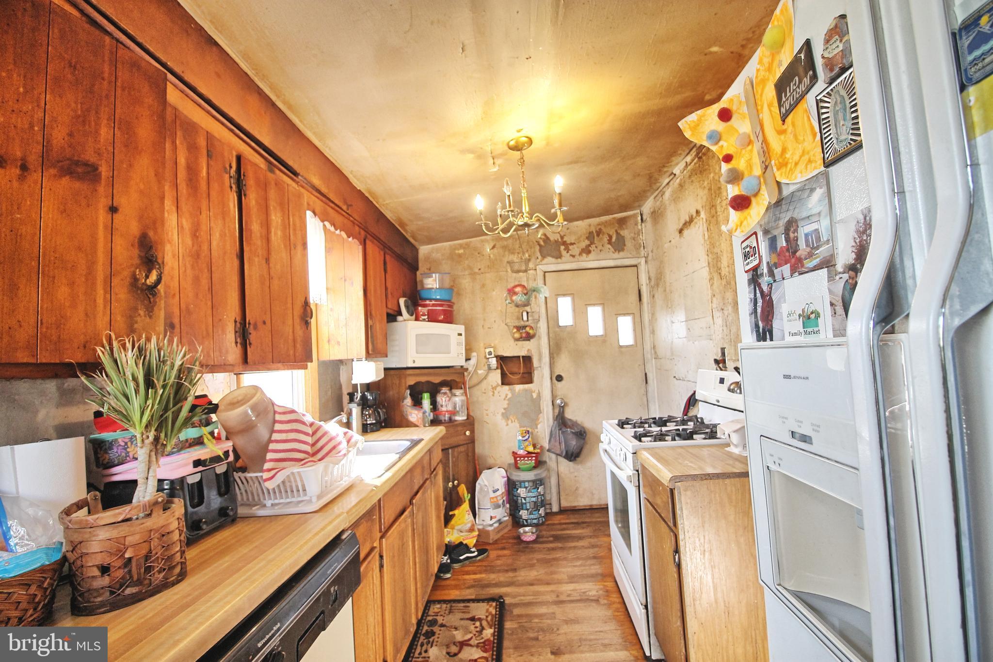 WEST LANHAM HILLS - Residential