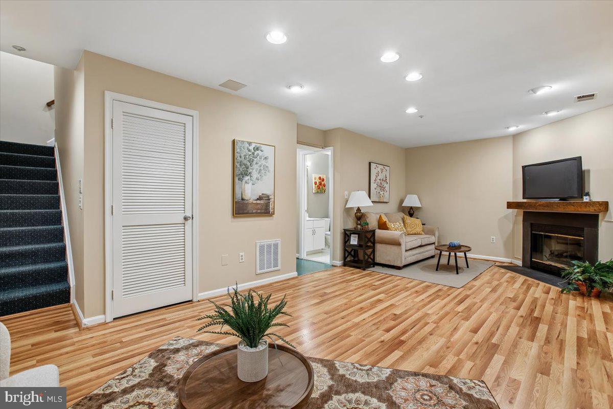 FALLSTONE - Residential