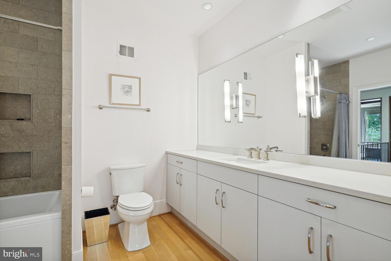 CHESTERBROOK WOODS - Residential