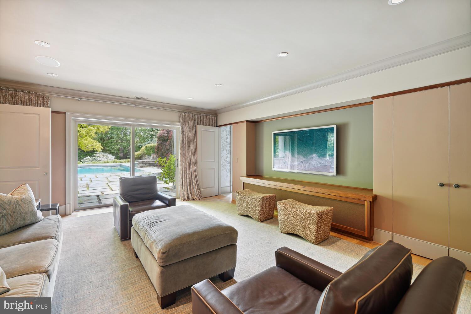 CHESTERBROOK WOODS - Residential