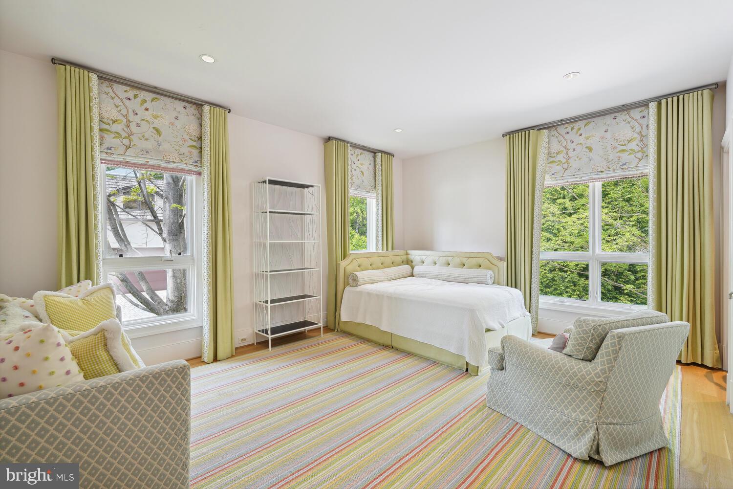 CHESTERBROOK WOODS - Residential