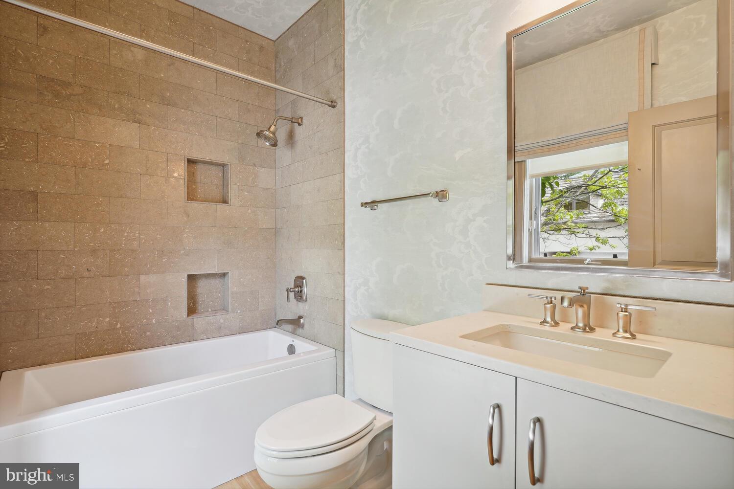 CHESTERBROOK WOODS - Residential