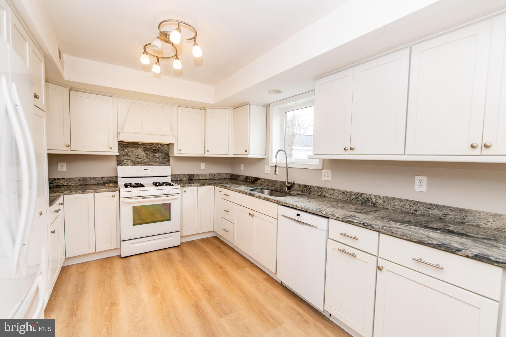 MEADOWBROOK AT BELAIR - Residential