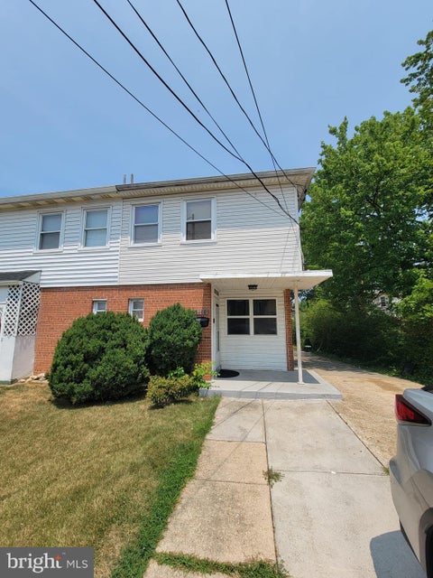 Townhouse For Sale - 5448 Macbeth Street<br/> HYATTSVILLE, MD 20784