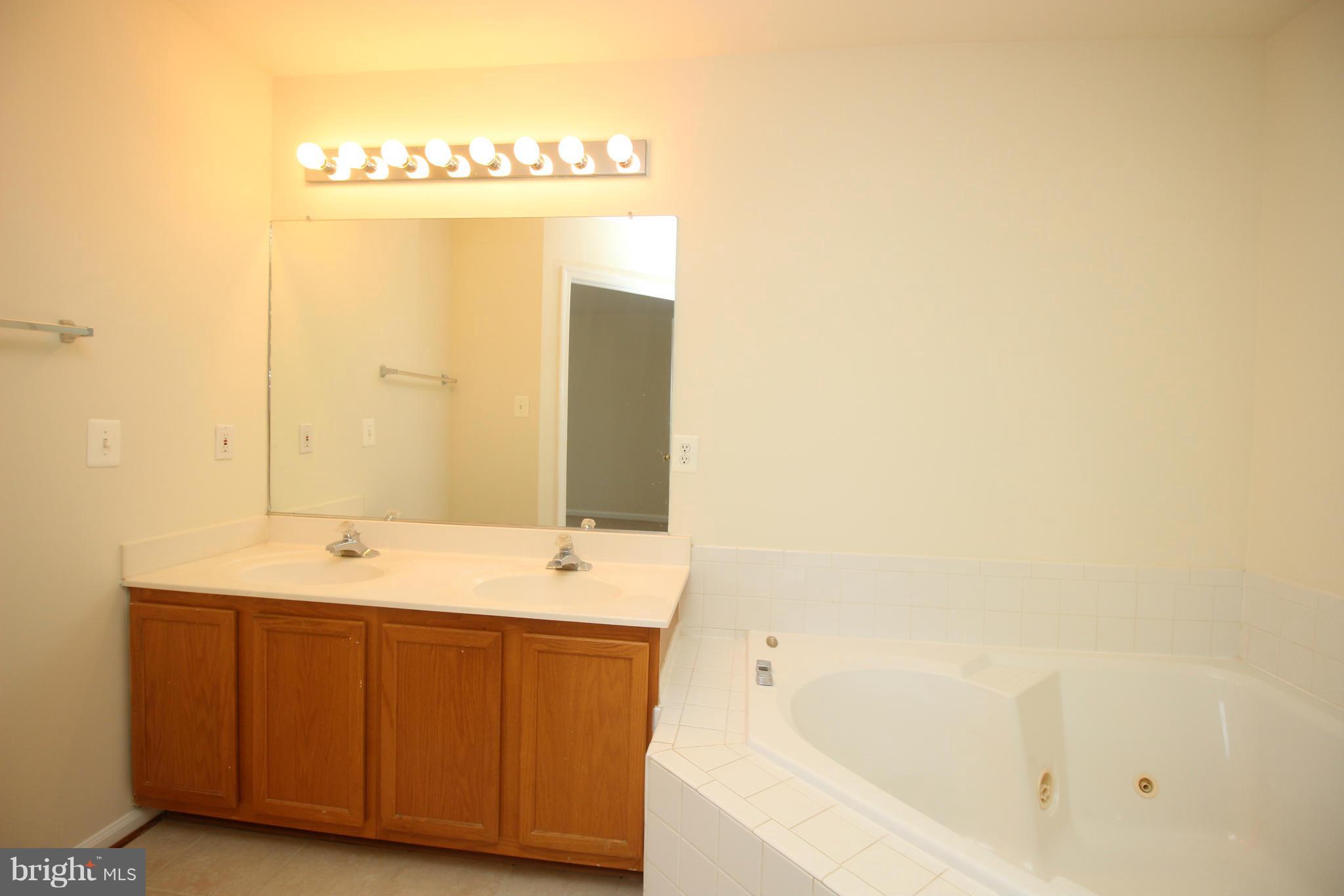 SYCAMORE HILL - Residential