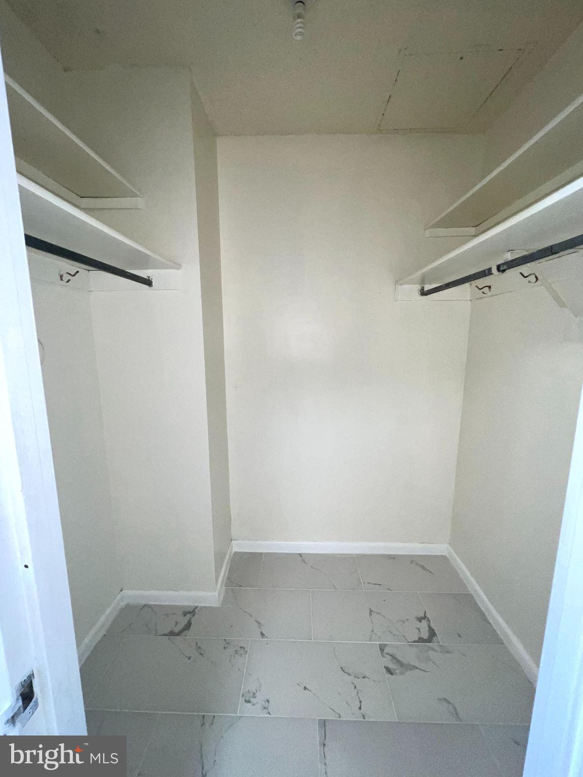 SKYLINE PLAZA - Residential Lease