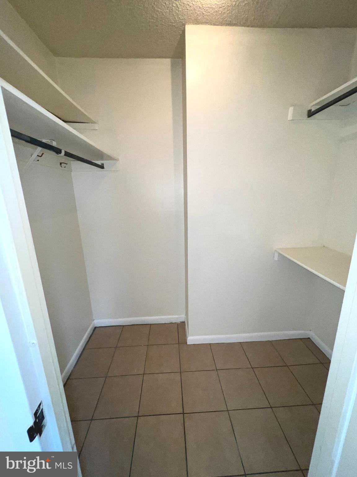 SKYLINE PLAZA - Residential Lease