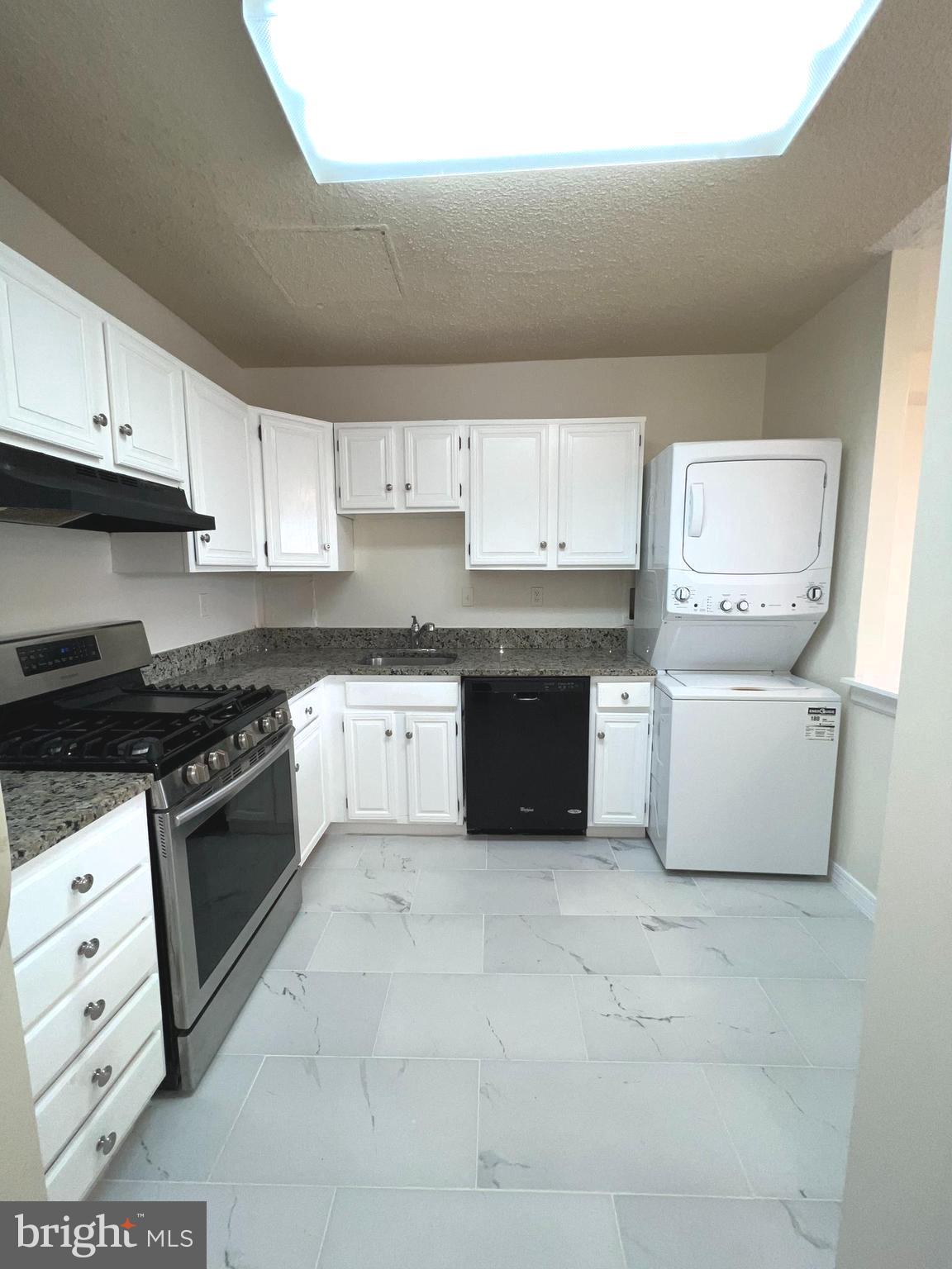 SKYLINE PLAZA - Residential Lease