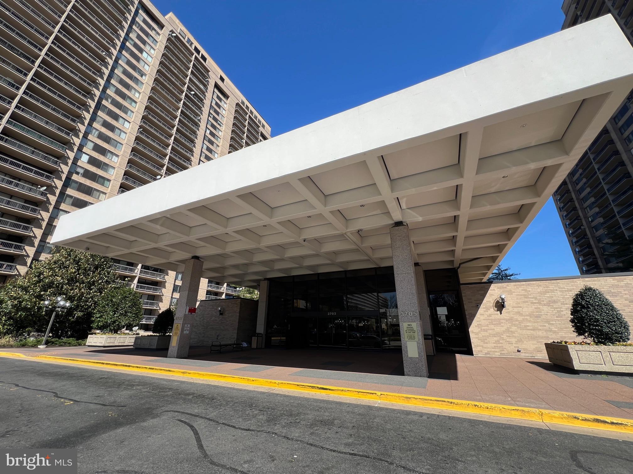 SKYLINE PLAZA - Residential Lease