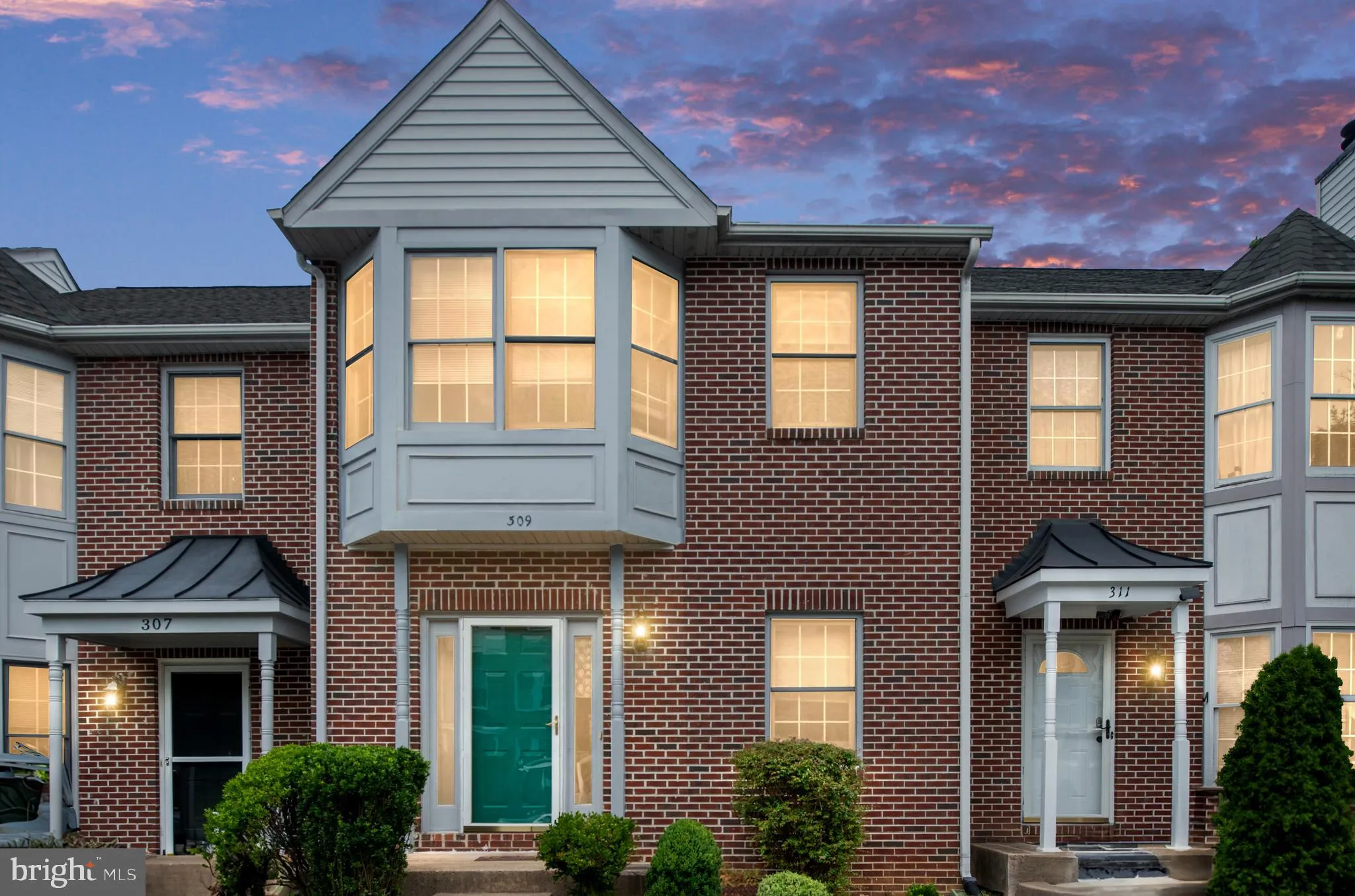 Fredericksburg, Virginia 22405, United States, 3 Bedrooms Bedrooms, ,4 BathroomsBathrooms,Residential,Pending,135719