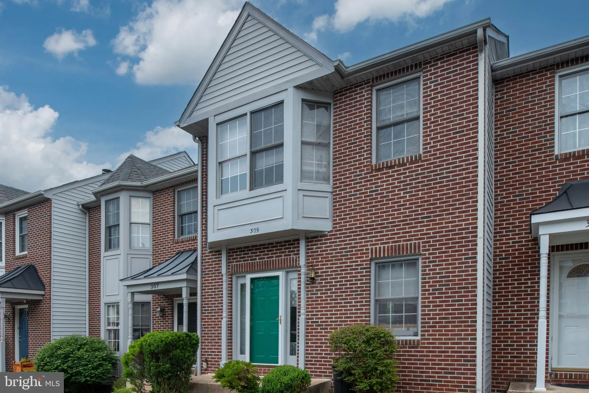 Fredericksburg, Virginia 22405, United States, 3 Bedrooms Bedrooms, ,4 BathroomsBathrooms,Residential,Pending,135719