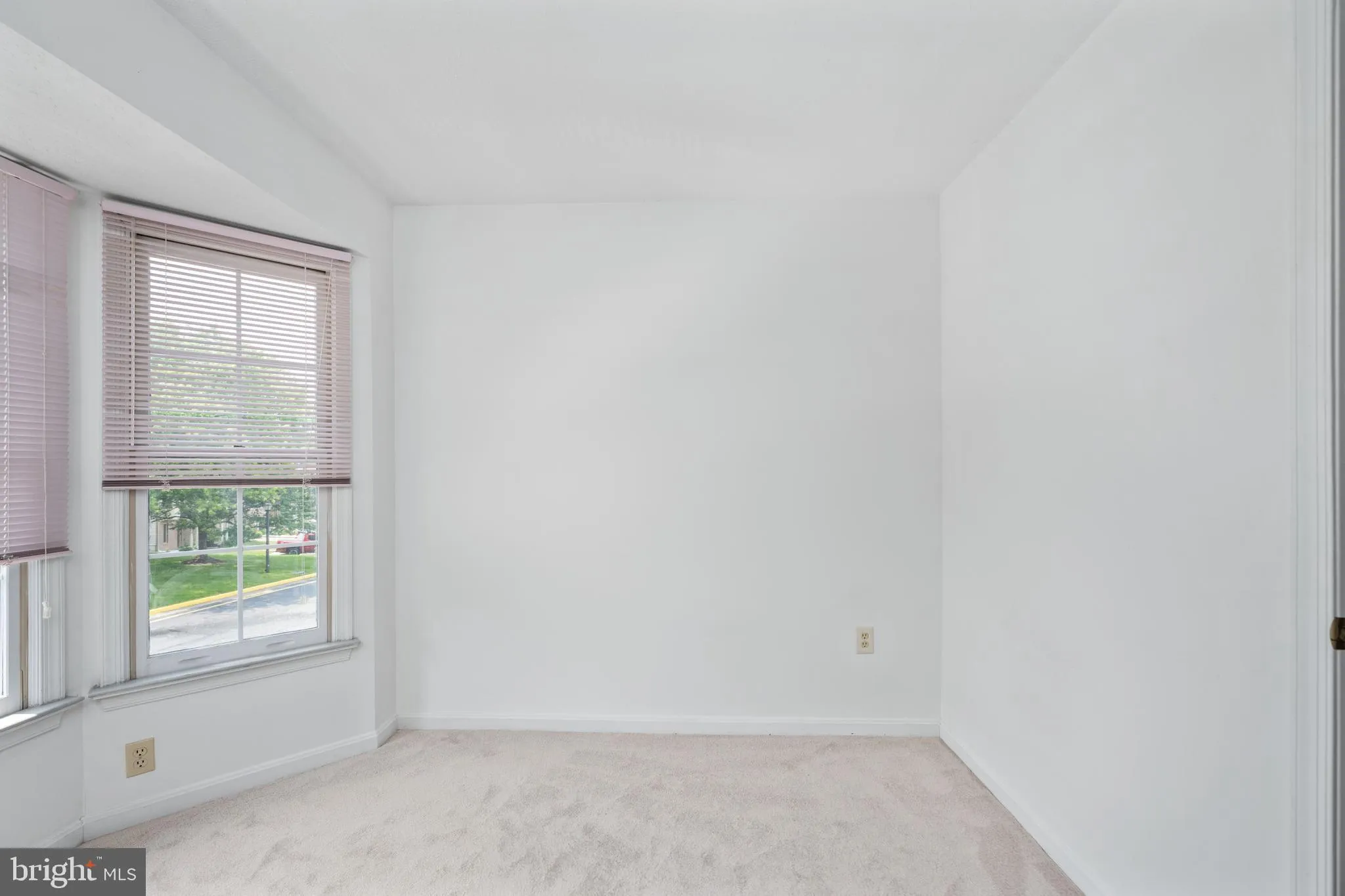 Fredericksburg, Virginia 22405, United States, 3 Bedrooms Bedrooms, ,4 BathroomsBathrooms,Residential,Pending,135719