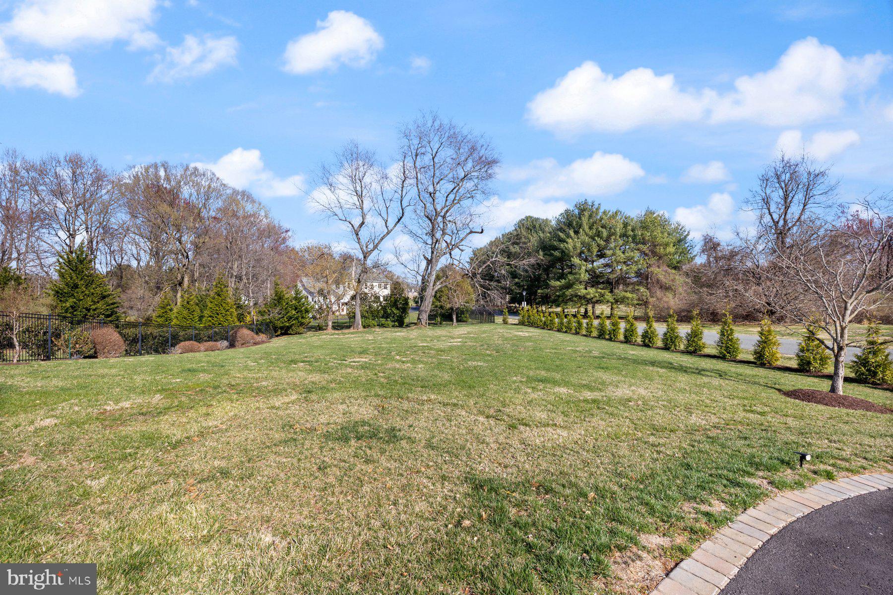 TRAVILAH MEADOWS - Residential