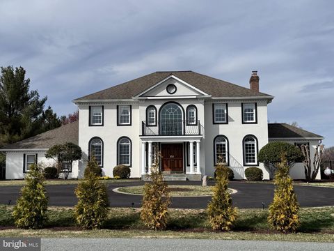 Photo of 13105 Brushwood Way, POTOMAC, MD 20854 (MLS # MDMC2171508)