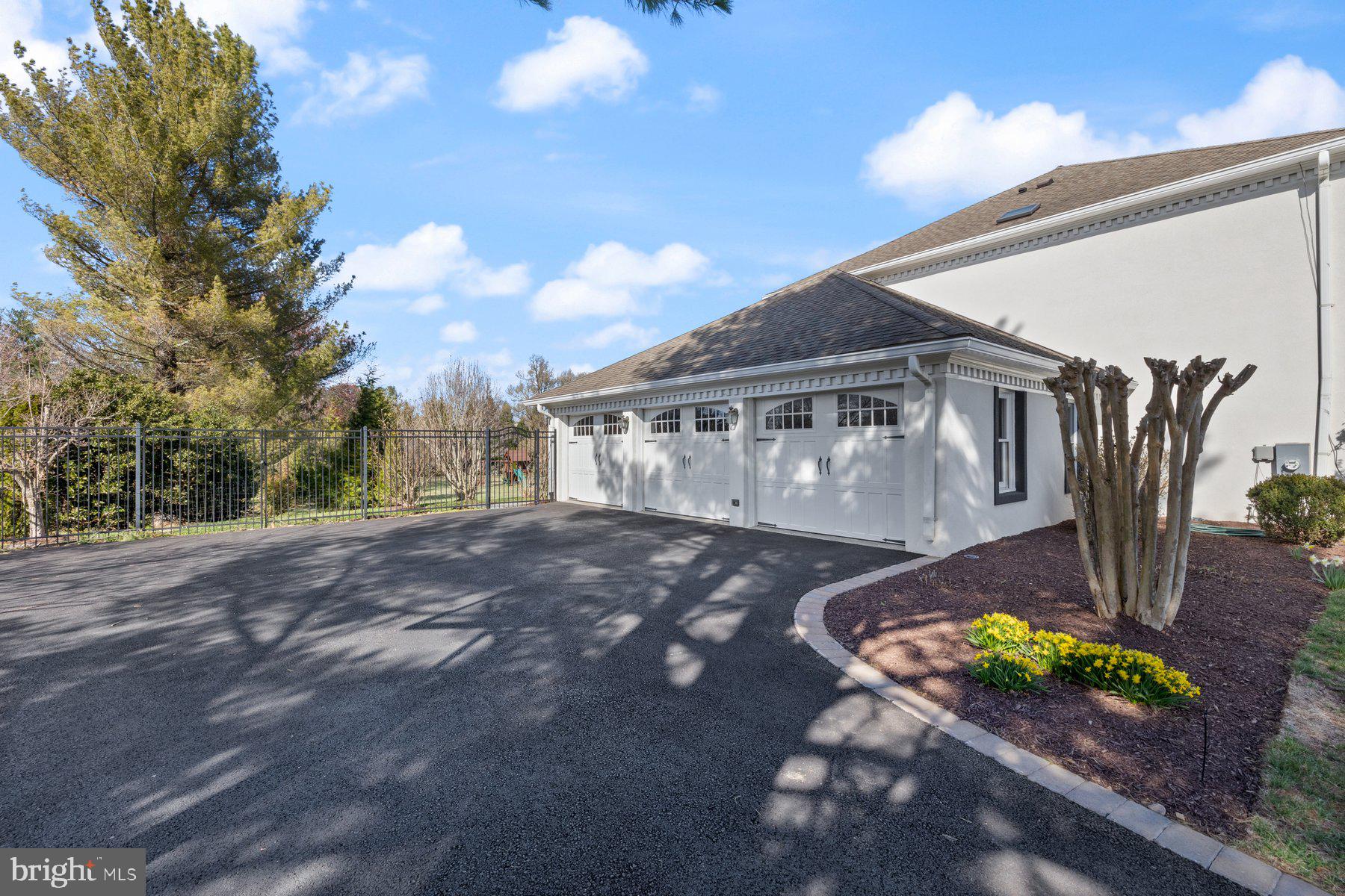 TRAVILAH MEADOWS - Residential