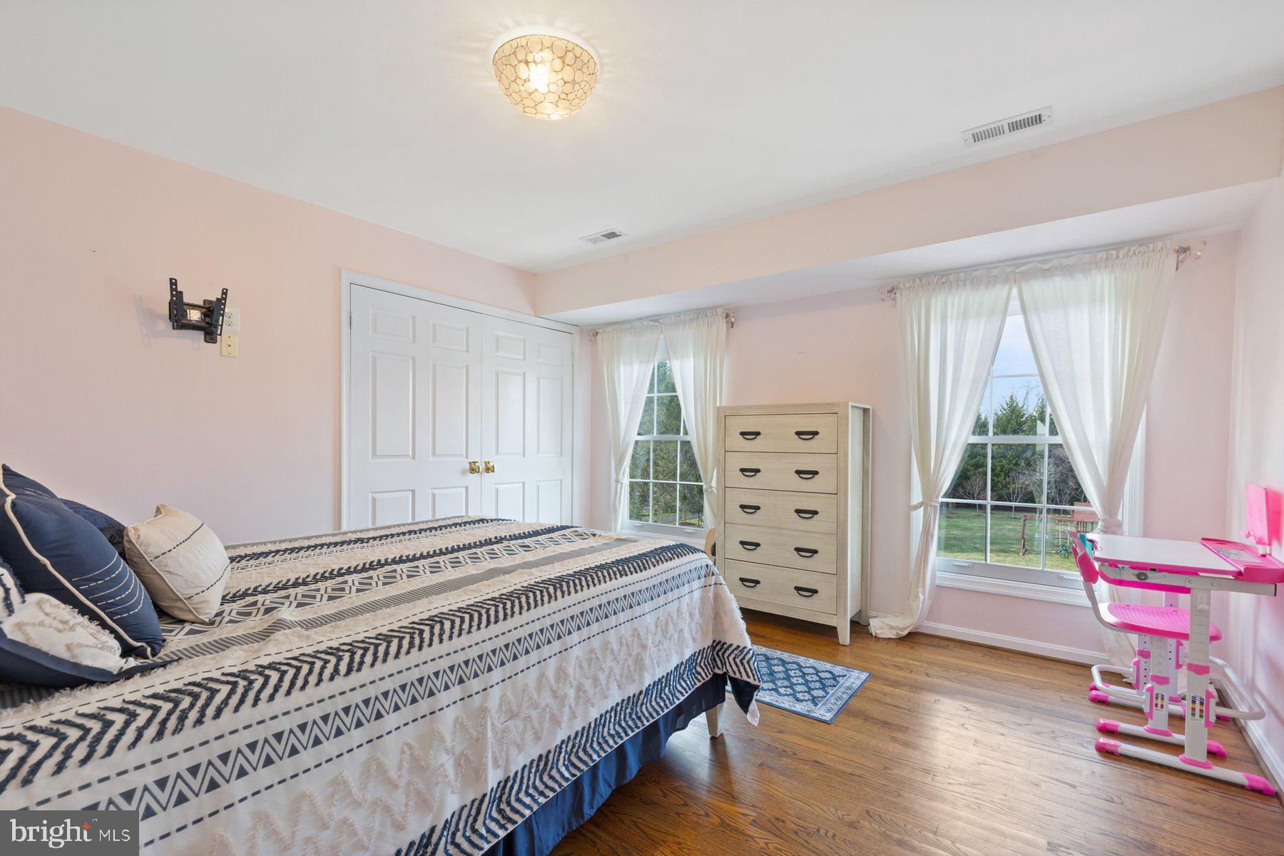 TRAVILAH MEADOWS - Residential