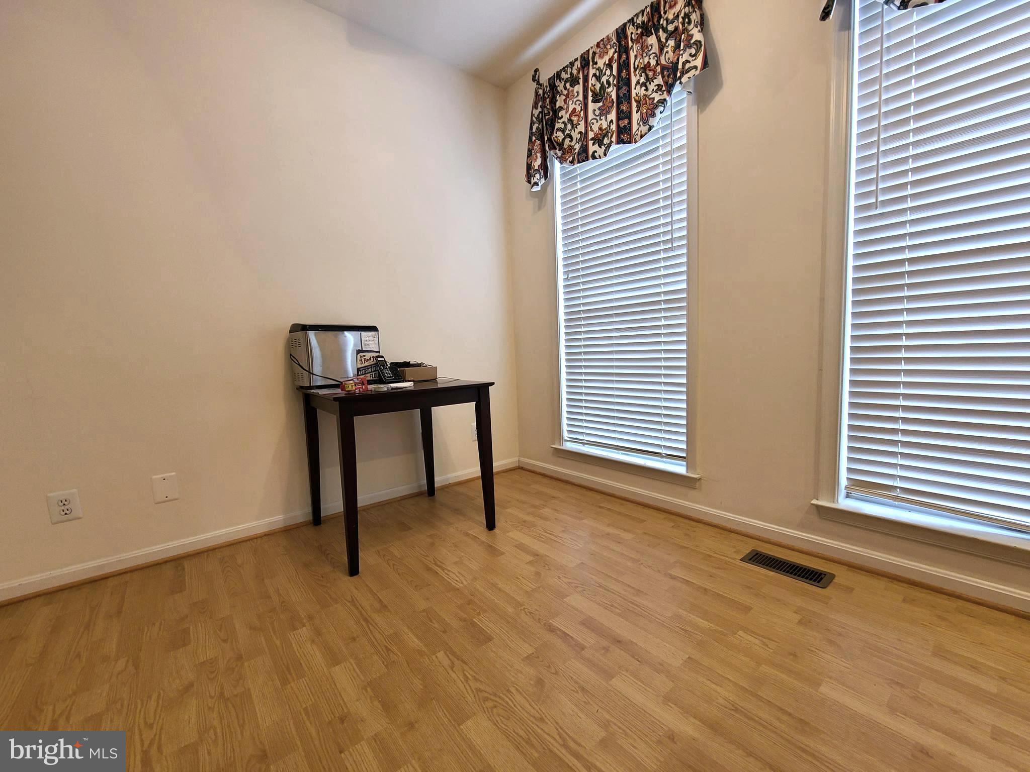 ISLAND CREEK - Residential Lease