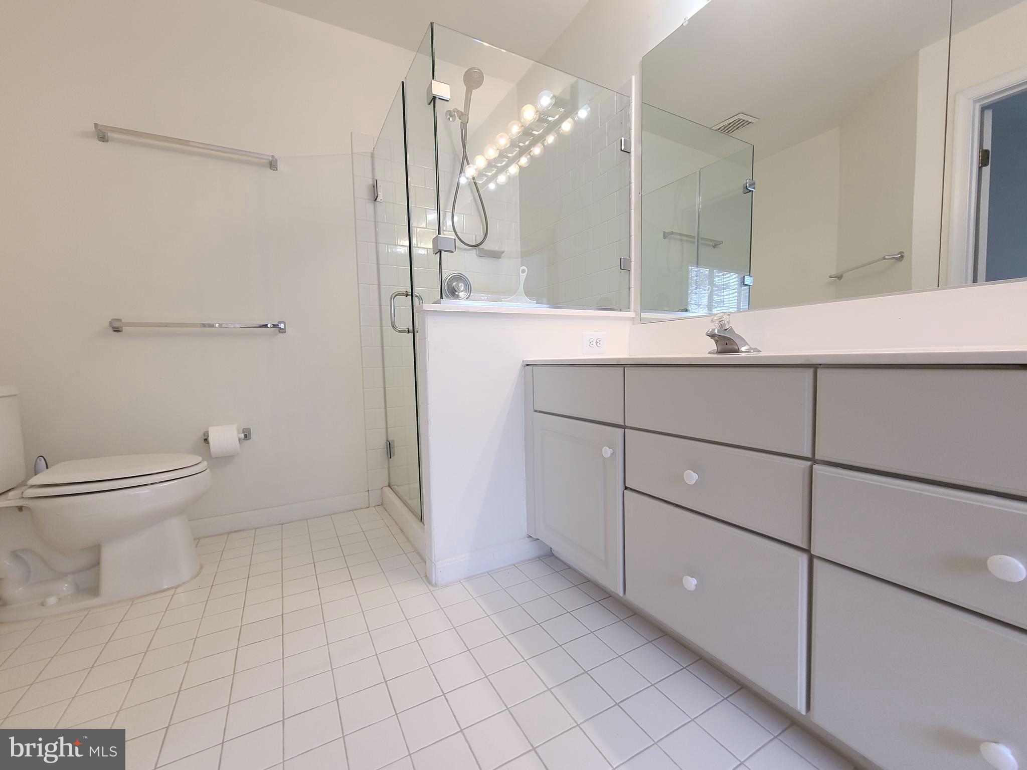 ISLAND CREEK - Residential Lease