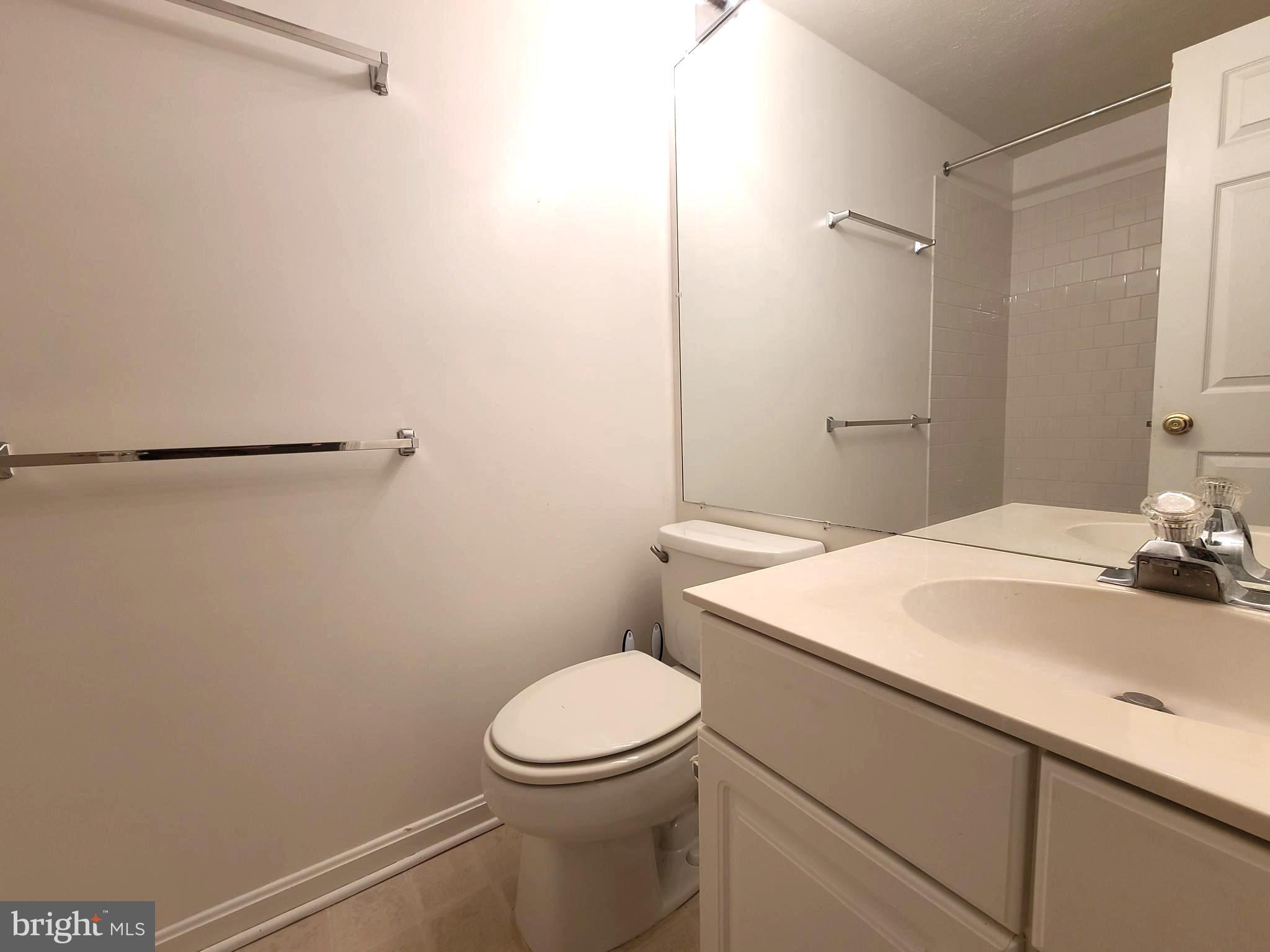 ISLAND CREEK - Residential Lease