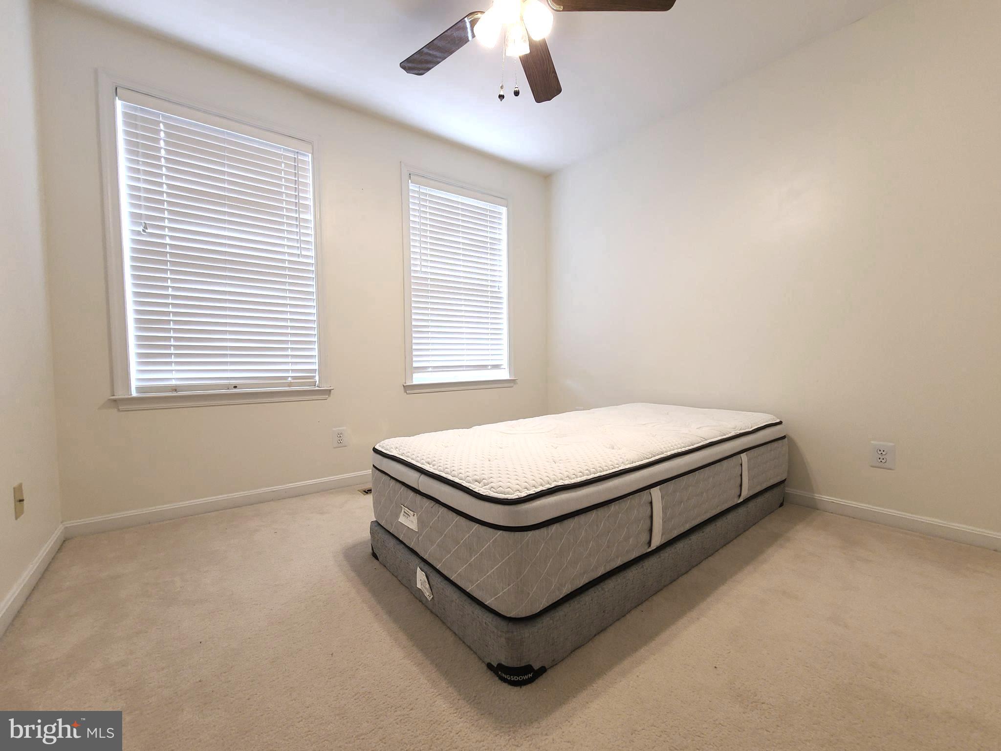 ISLAND CREEK - Residential Lease