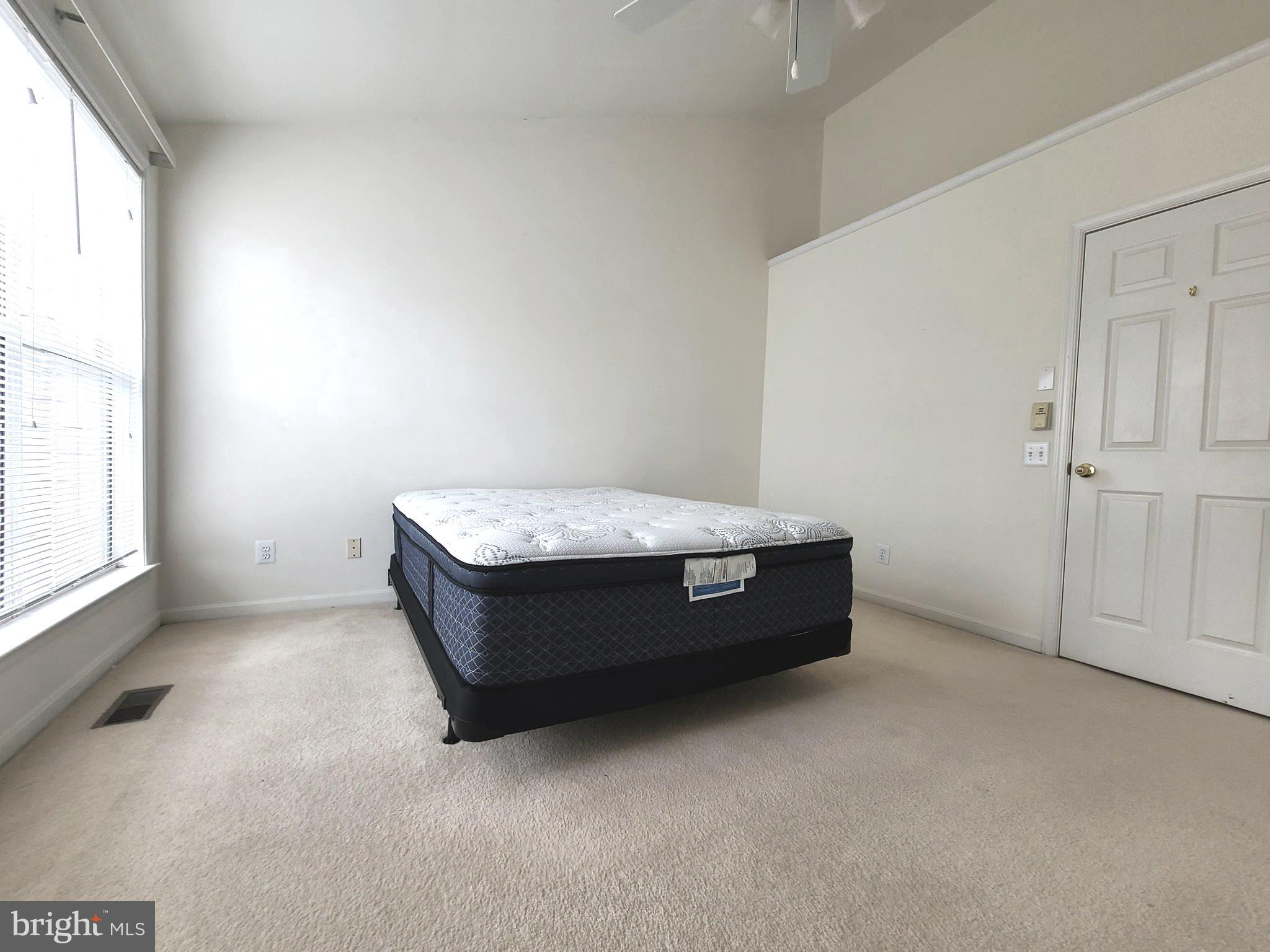 ISLAND CREEK - Residential Lease