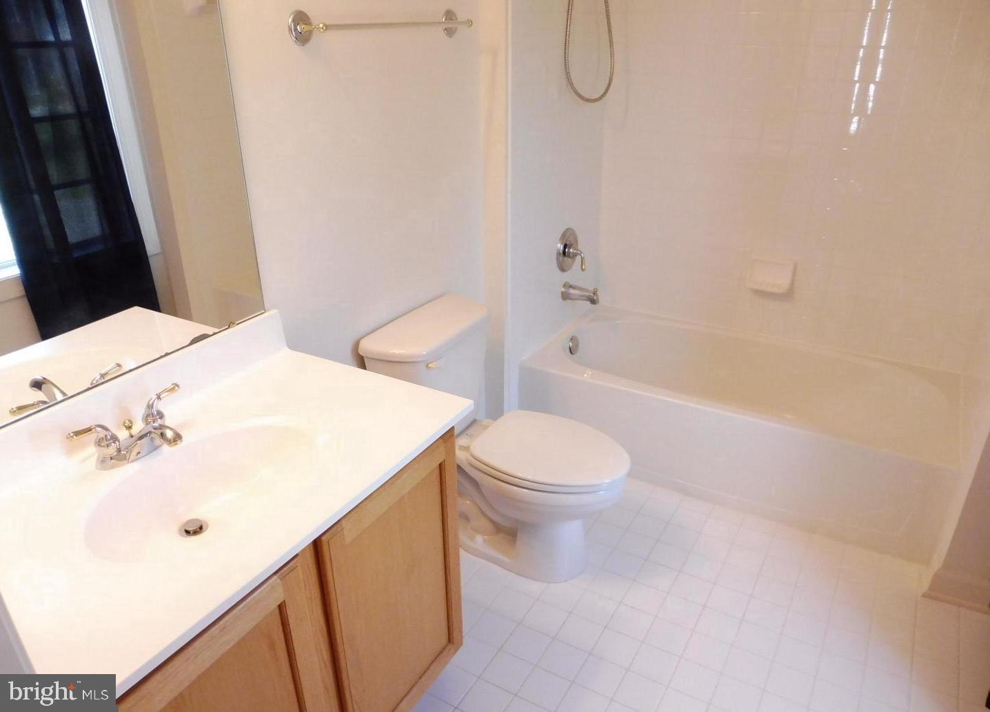 CROSS CREEK CLUB - Residential Lease