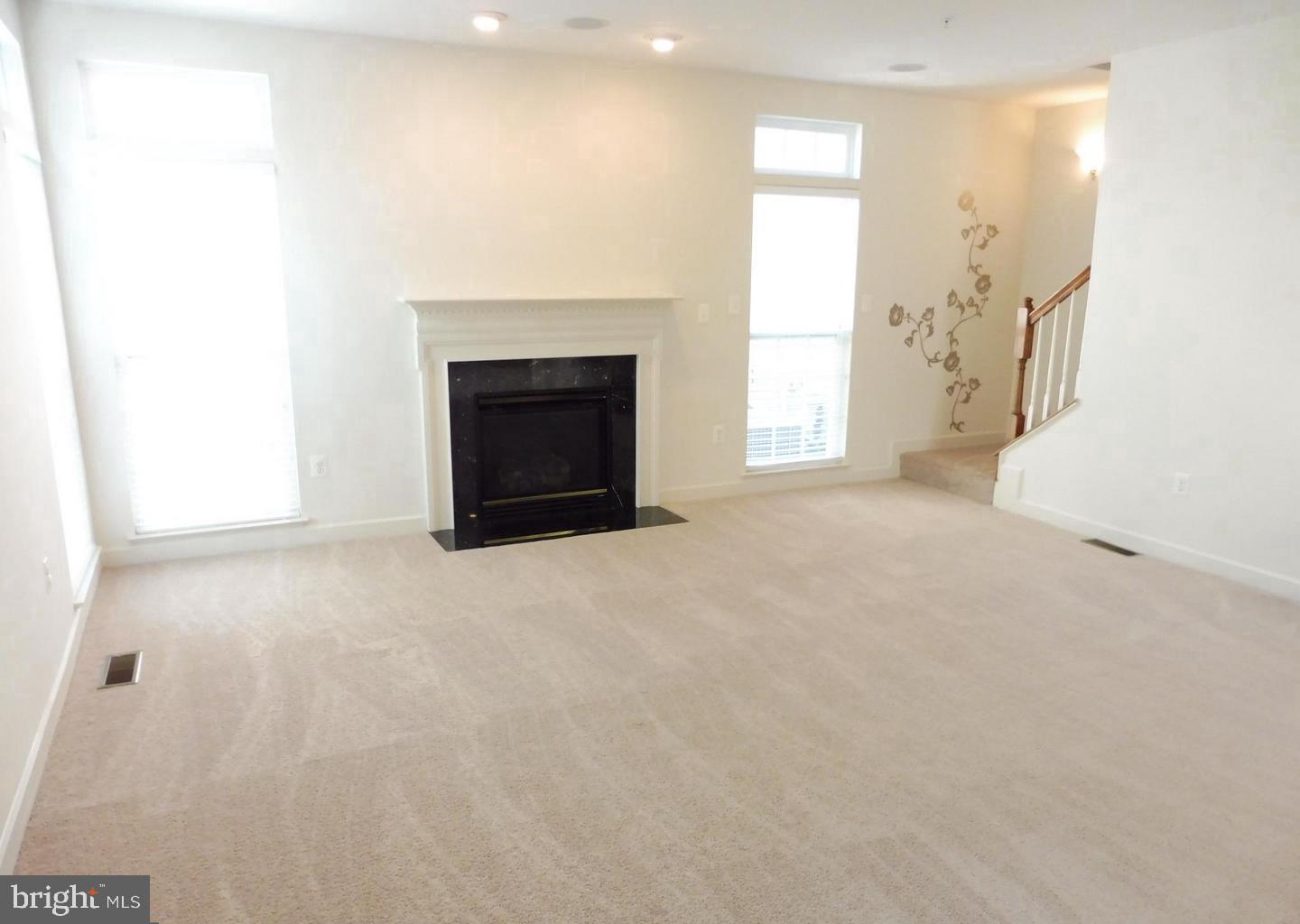 CROSS CREEK CLUB - Residential Lease