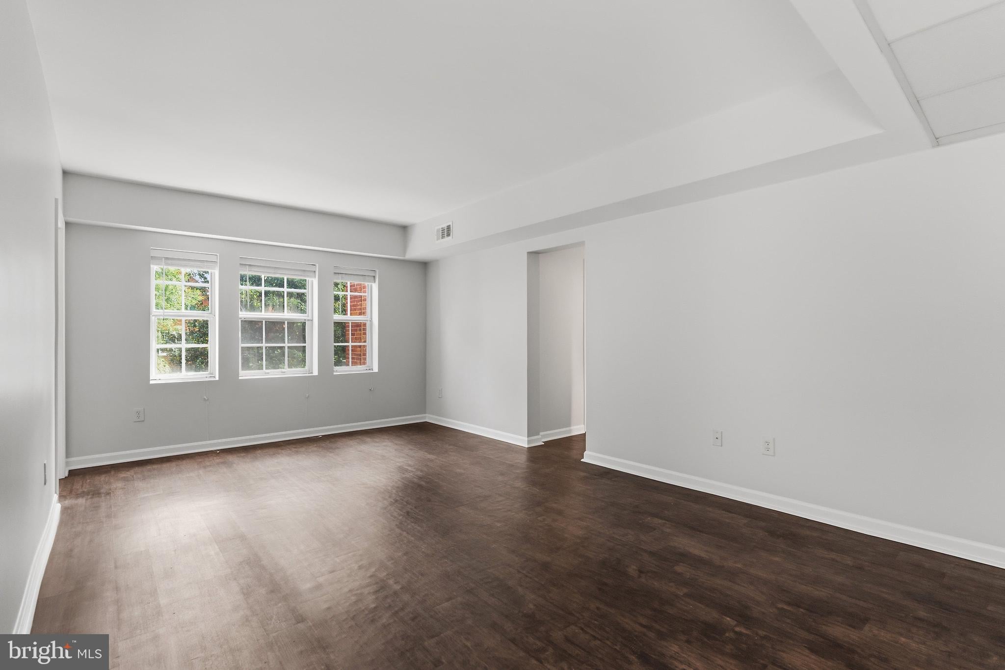 1762 N RHODES STREET 6-354