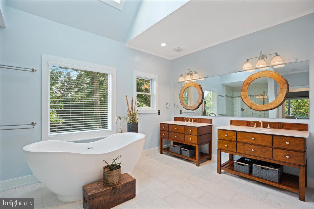 ESPERANZA FARMS - Residential