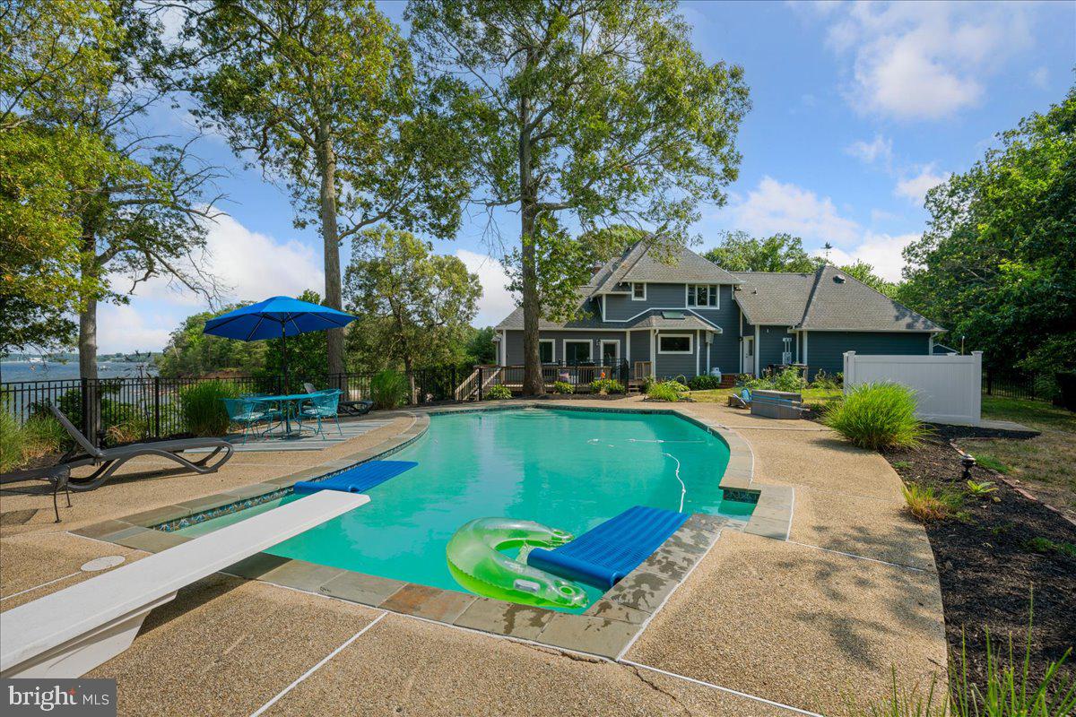 ESPERANZA FARMS - Residential