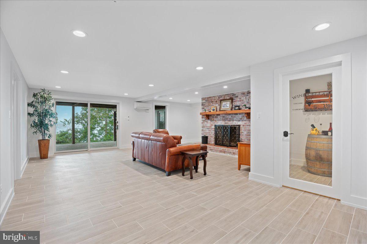 ESPERANZA FARMS - Residential